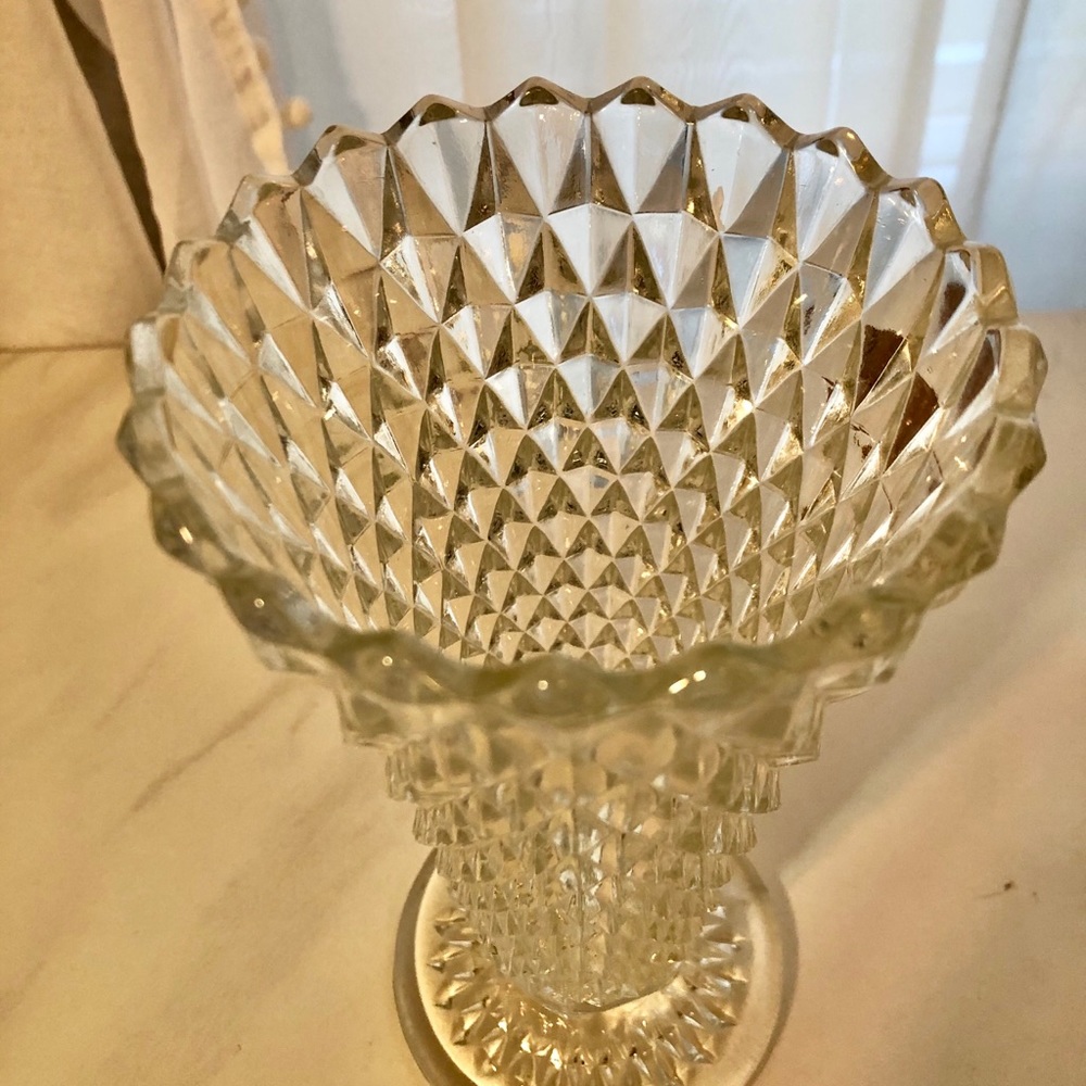 Vintage diamond cut sawtooth vase - Picture 3 of 7